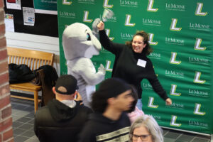 Iggy with new student