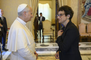 Presiident Linda LeMura and Pope Leo